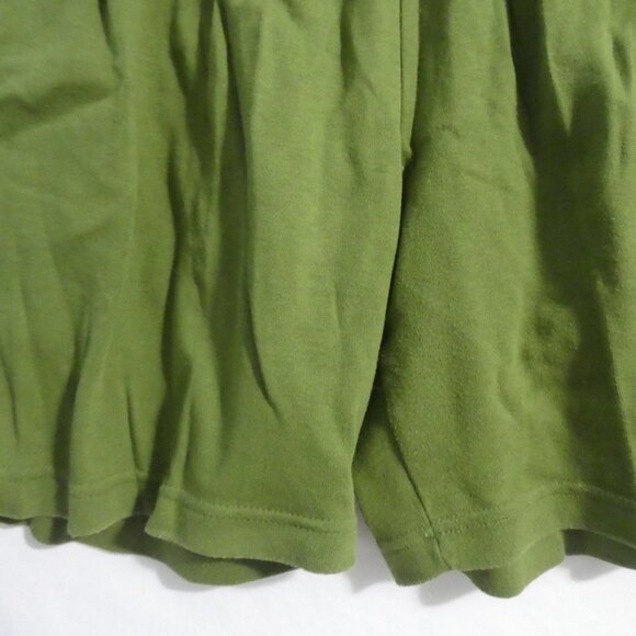 PUMA | large | Green Shorts With Pockets | Stretchy Waistband | Embroidered Logo - Picture 6 of 15